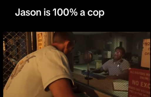<p><strong>JASON ERA POLICIA?? </strong></p>